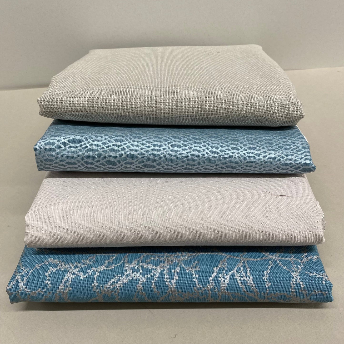 Robert Kaufman Winter Shimmer Cotton 1.5m