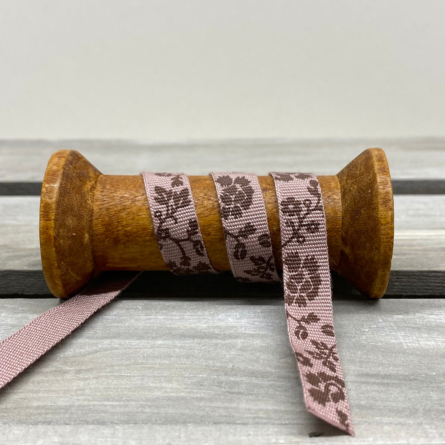 Chrysanthemum Floral Seam Tape 10mm