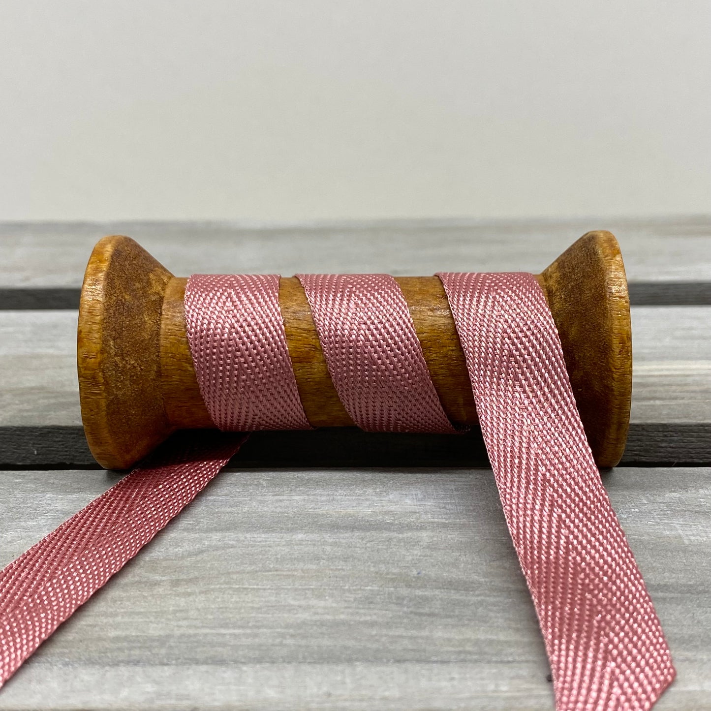 Satin-Feel Herringbone Seam Tape 14mm