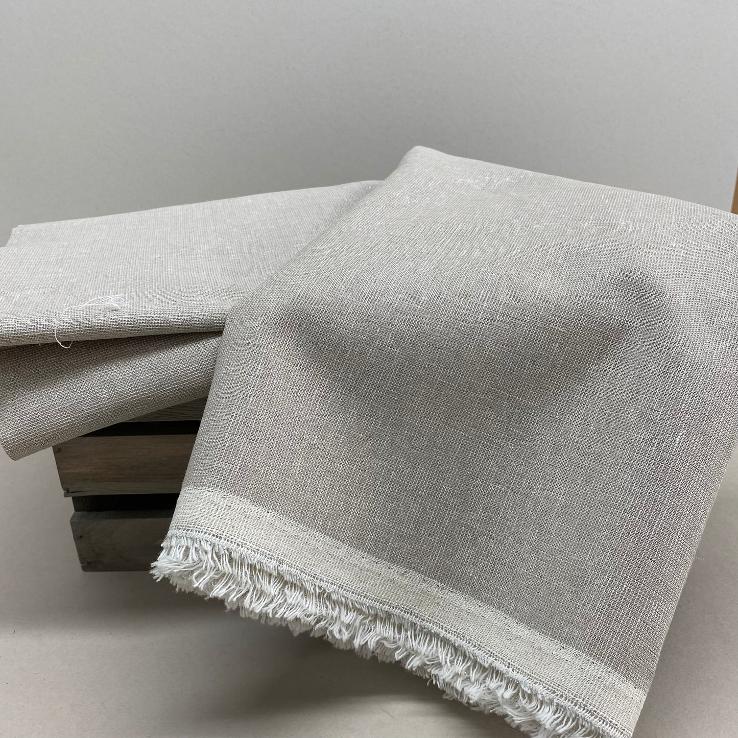 Robert Kaufman Essex Yarn Dyed Metallic Oyster Linen Fabric