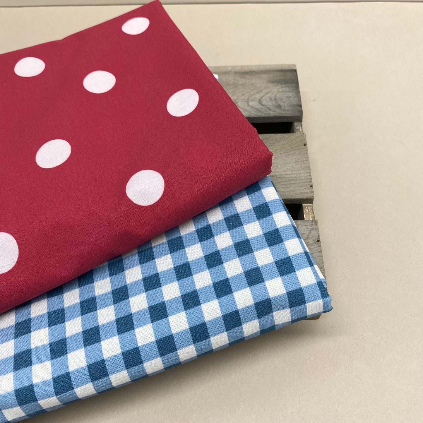 Spot Cotton Poplin Print Bright Red