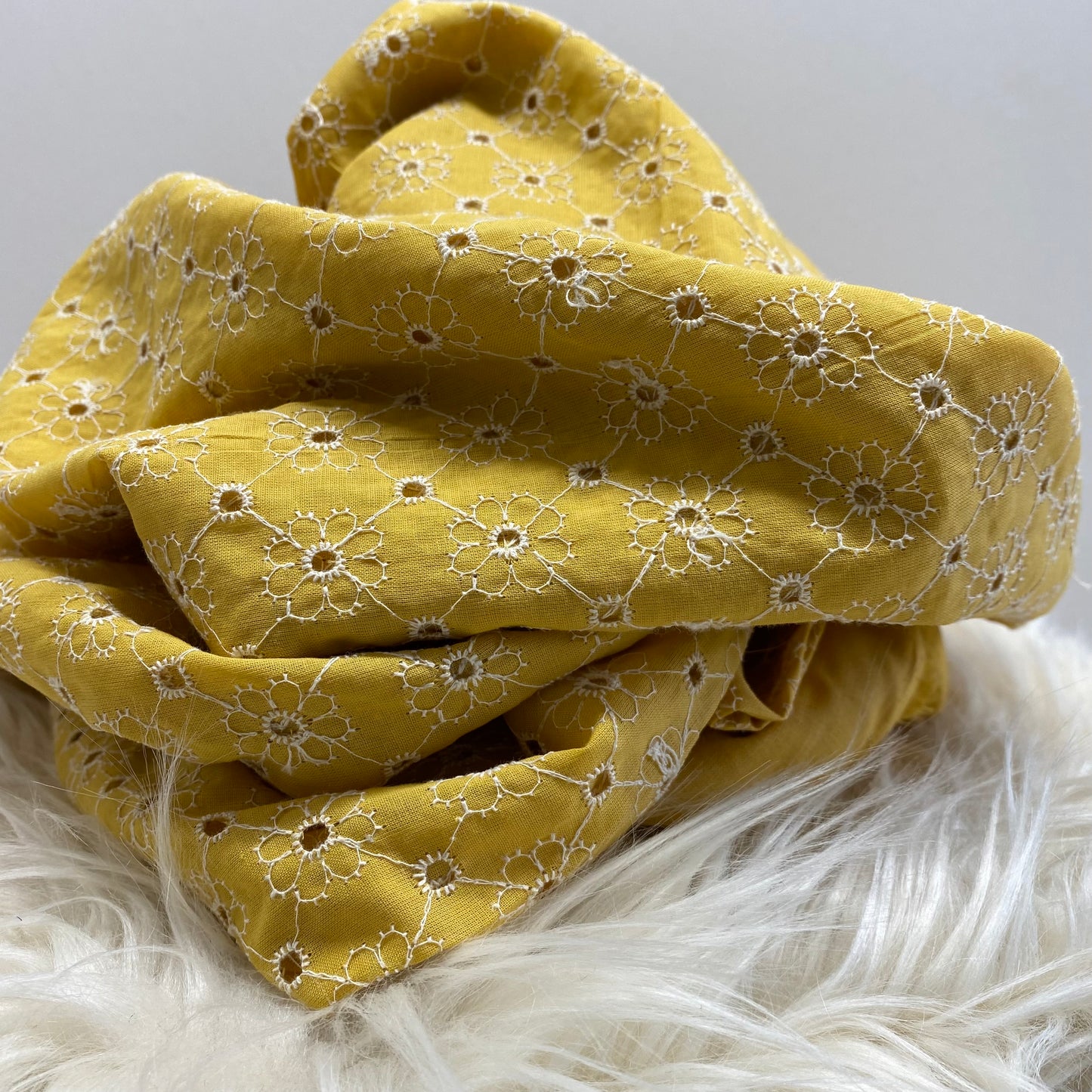 Embroidered Eyelet Cotton Poplin Sunflower Daisy