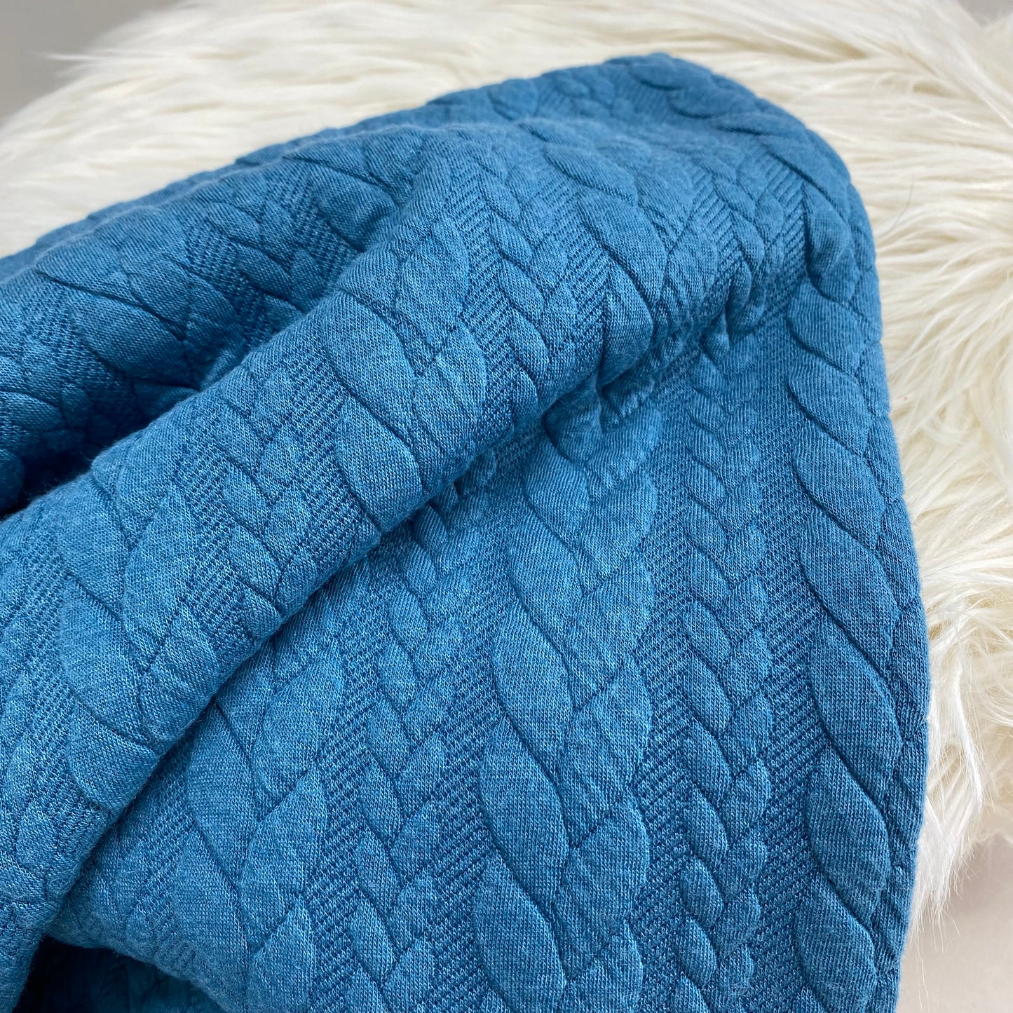 Heavy Cable Knit Jersey Nile