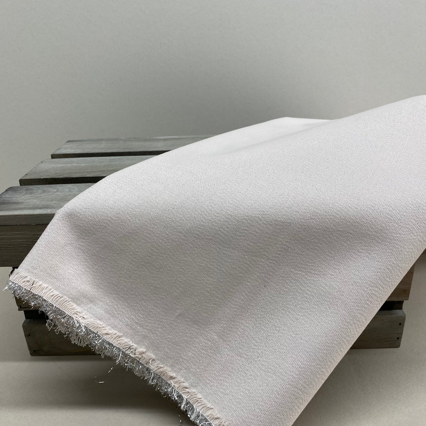 Robert Kaufman Metallic Moondust Cotton Fabric Shell 2.25m