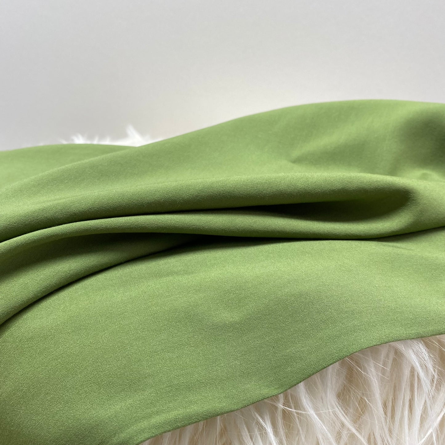 Viscose Stretch Poplin Washed Apple Garden