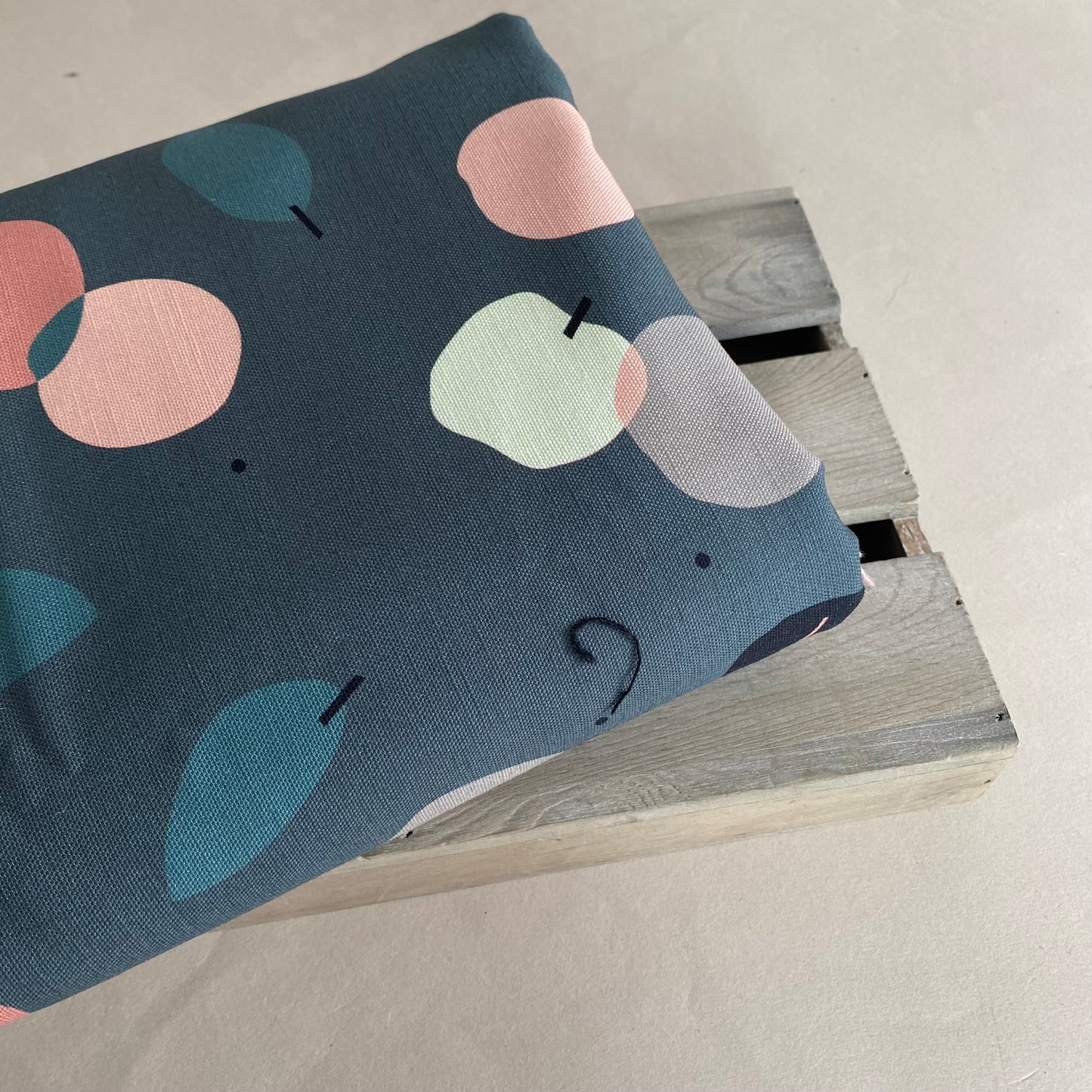 Hello Heidi Apples Linen Canvas 2.5m