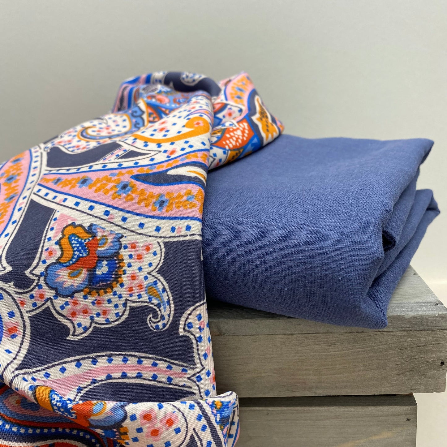 Paisley Viscose Lawn Navy Melody 0.6m