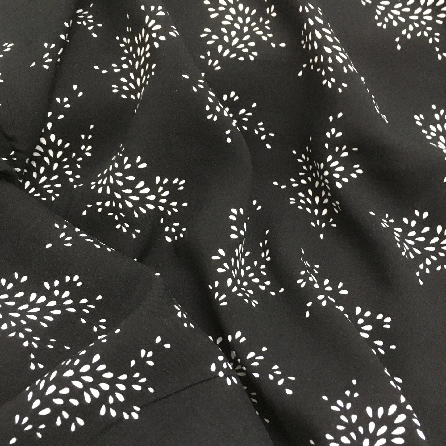 Black and White Sprig Print Viscose Dress 0.75m