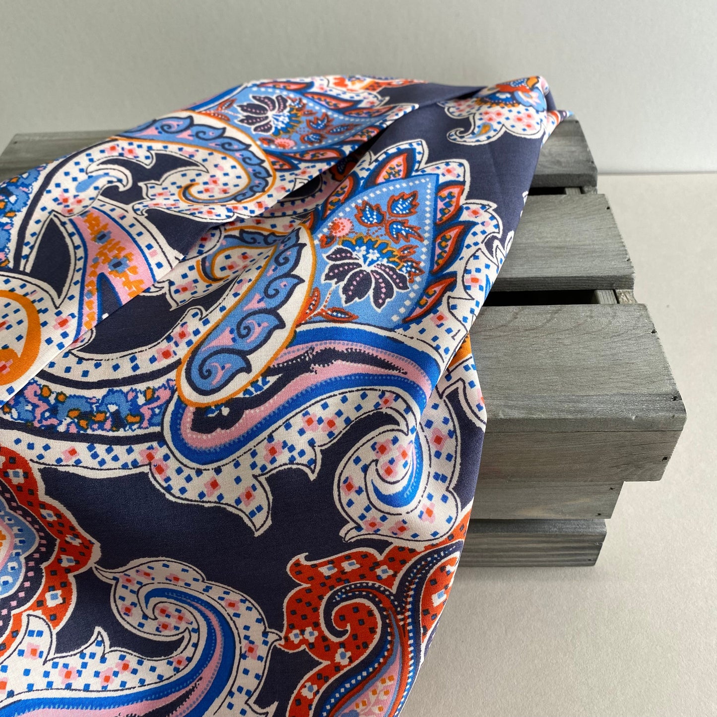 Paisley Viscose Lawn Navy Melody 0.6m