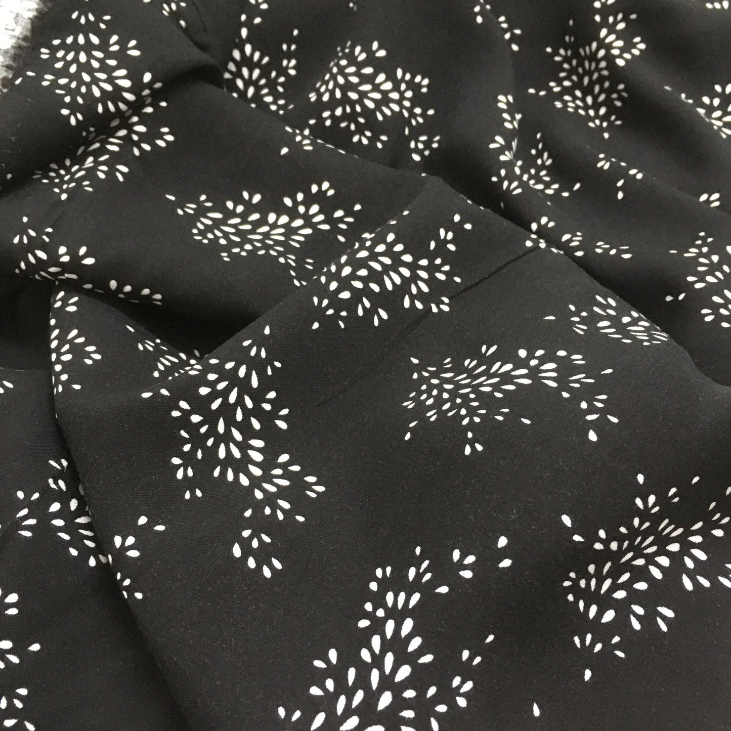 Black and White Sprig Print Viscose Dress 0.75m