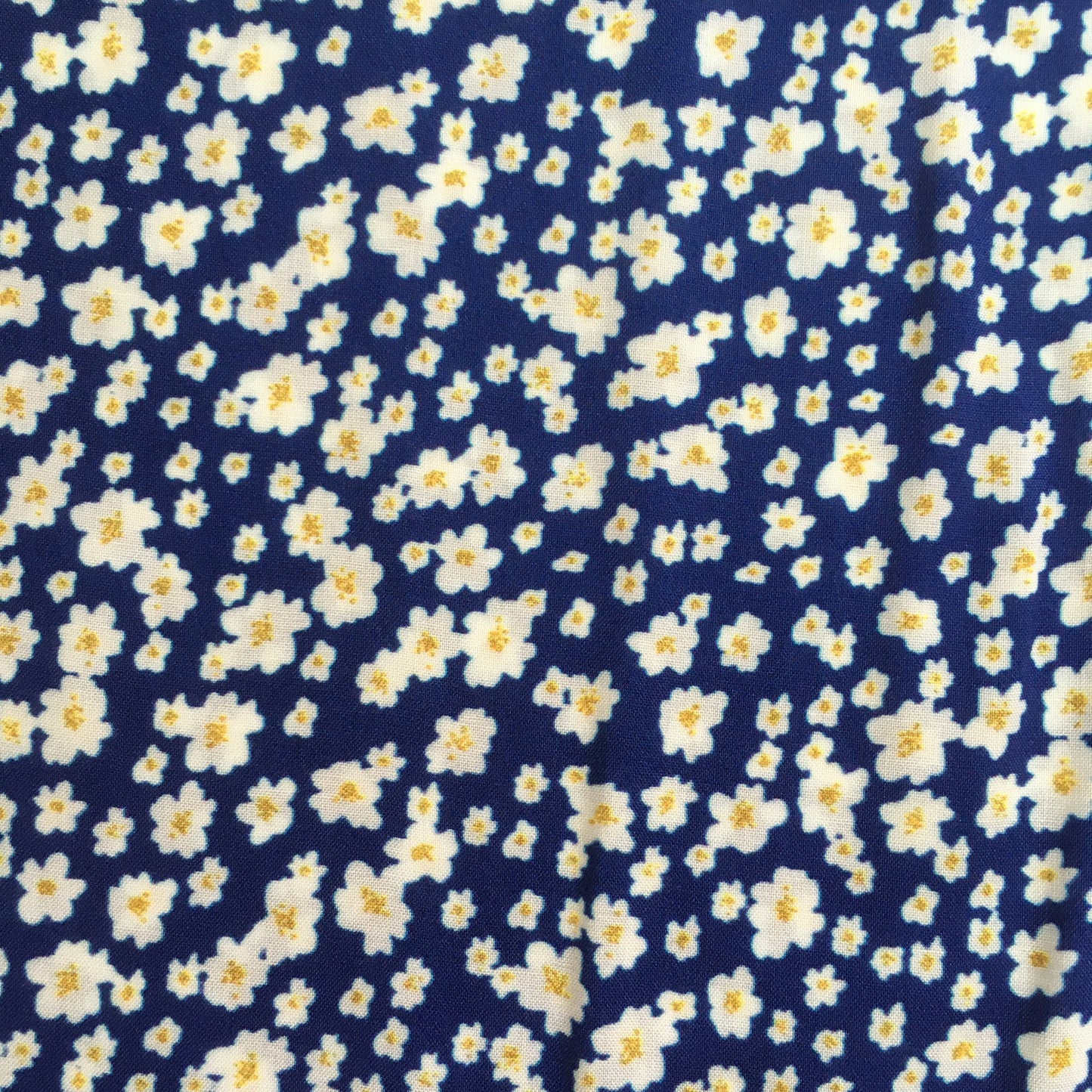 Lady McElroy Viscose Challis Lawn Moonshine Daisies