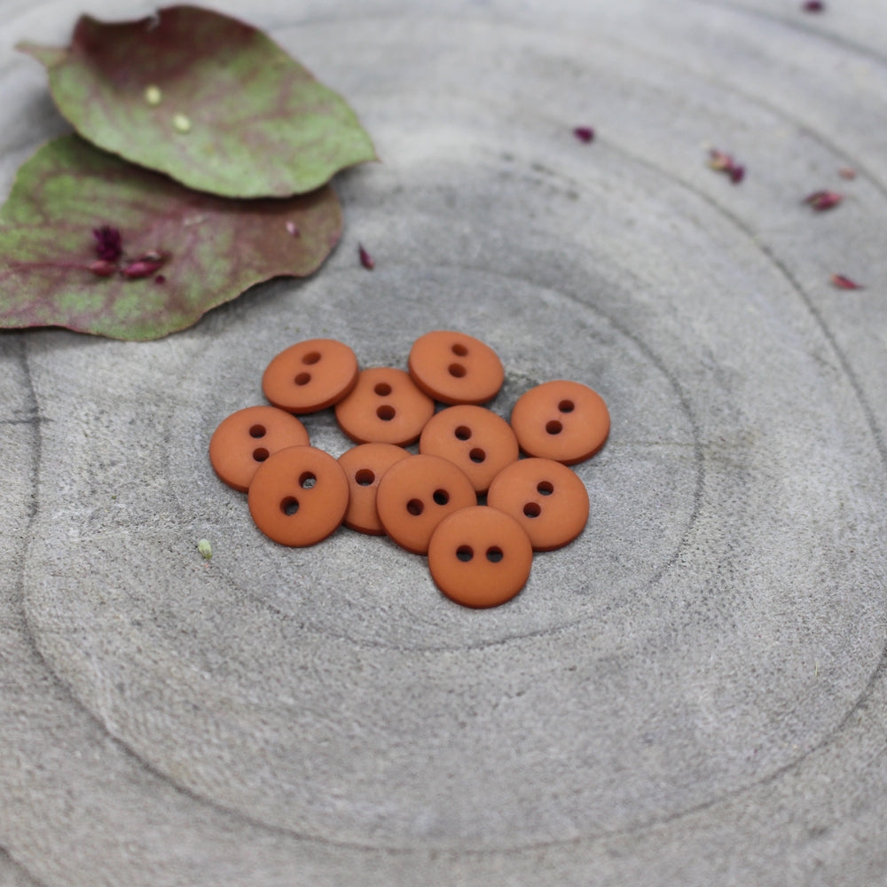 Atelier Brunette Matt Buttons Chestnut
