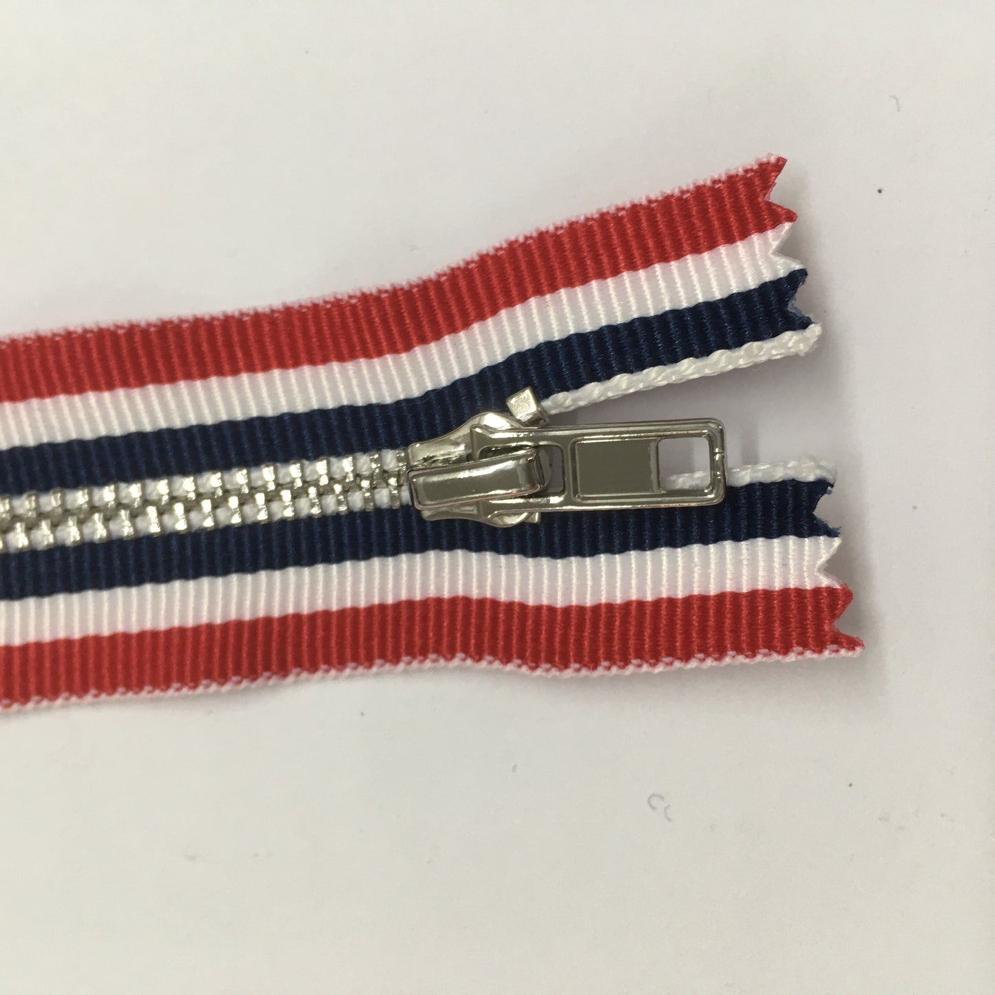 Stripe Tape Non-Separating Zipper