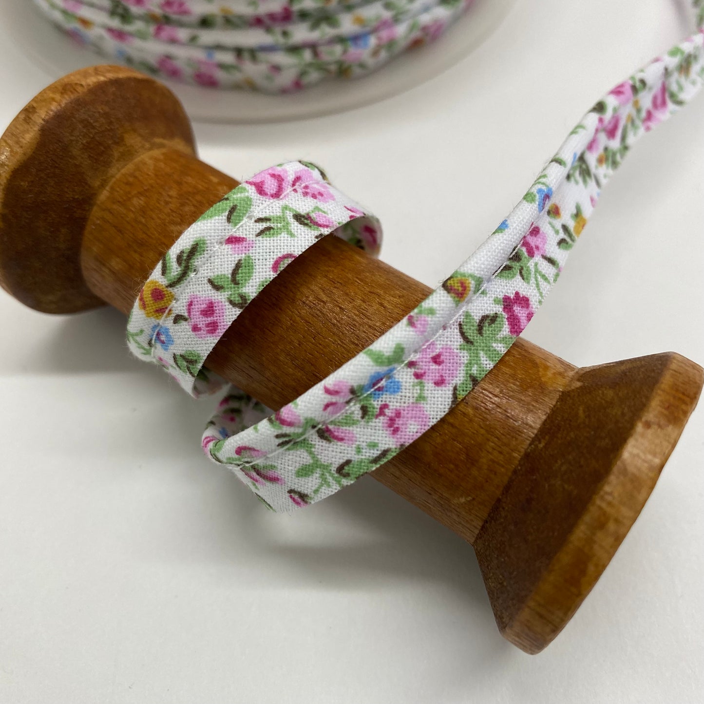 Floral Cotton Insertion Piping Pink