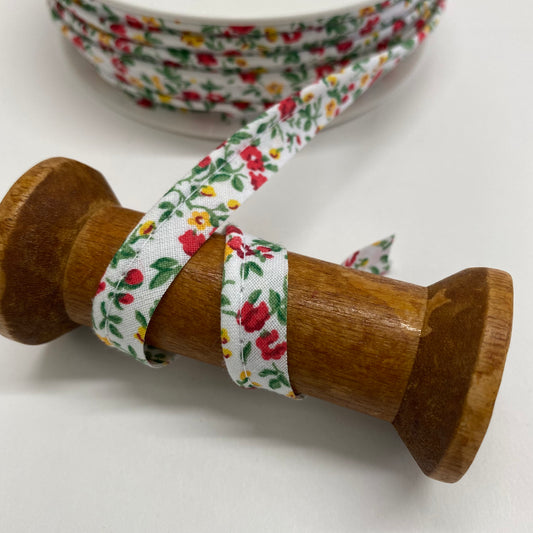 Floral Cotton Insertion Piping Red