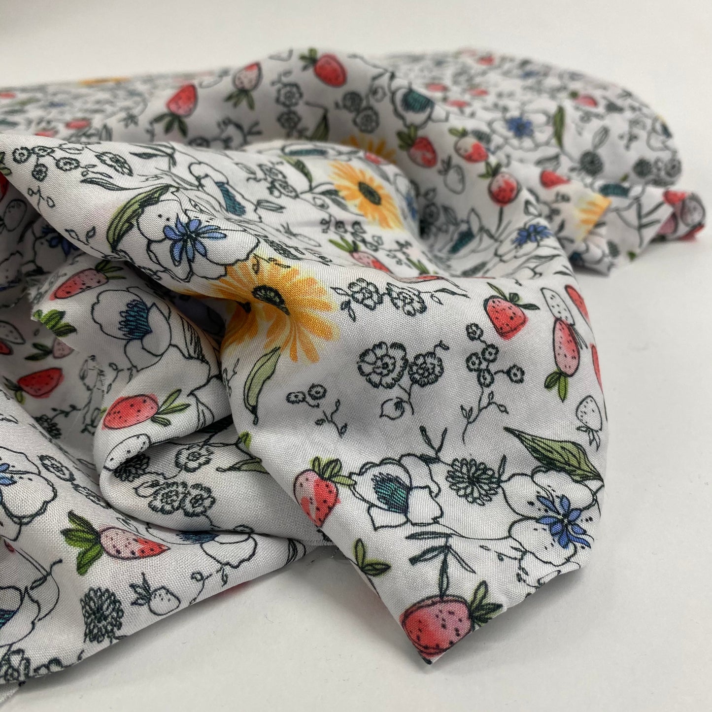 Strawberry Sunshine Print Cotton Batiste Lawn 0.35m