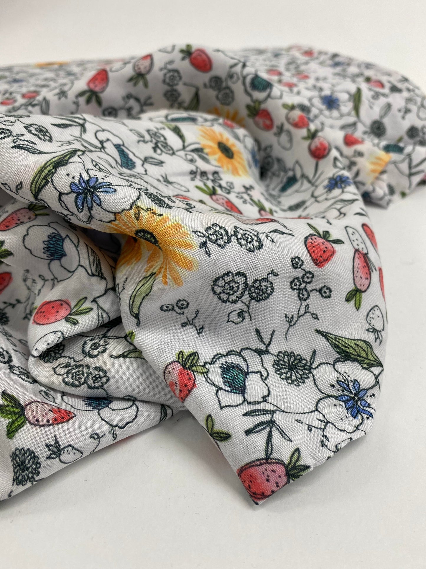 Strawberry Sunshine Print Cotton Batiste Lawn 0.35m