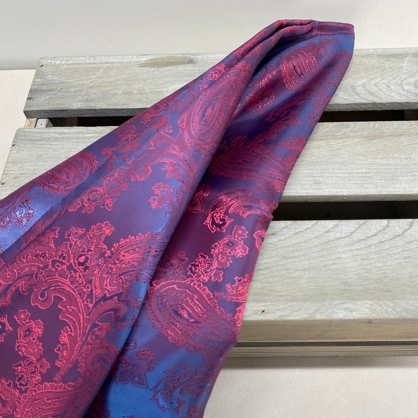 Queenie Paisley Print  Viscose Blend Lining Aubergine