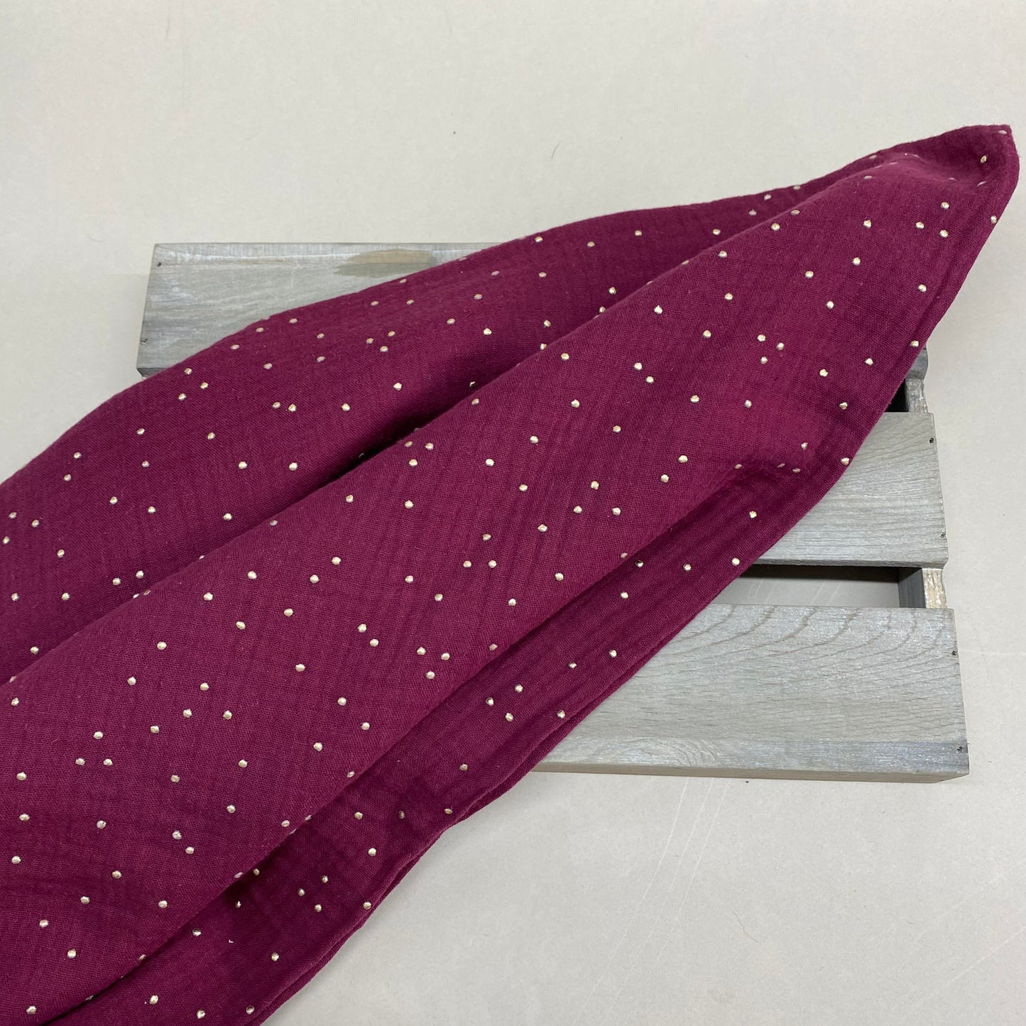 Olivia Double Gauze Fabric Raindrops Garnet