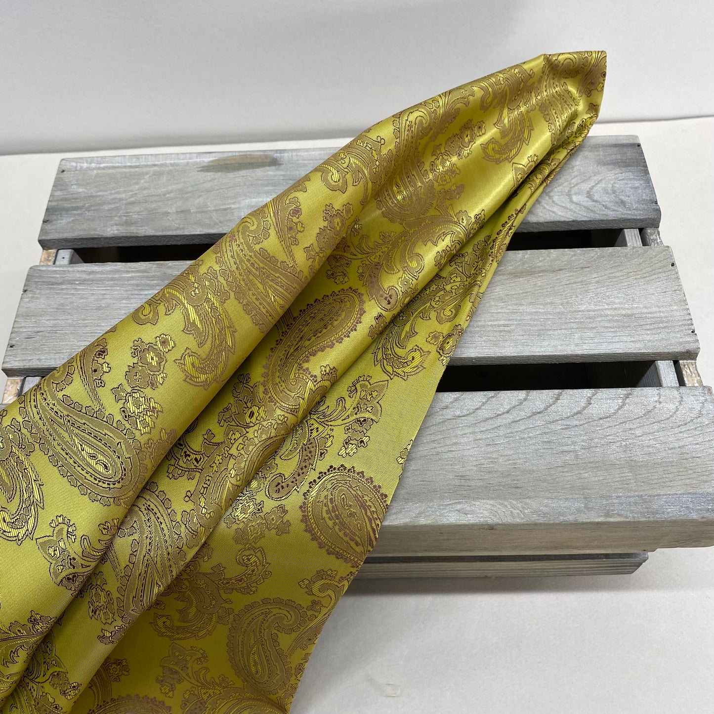 Queenie Paisley Print  Viscose Blend Lining Chartreuse