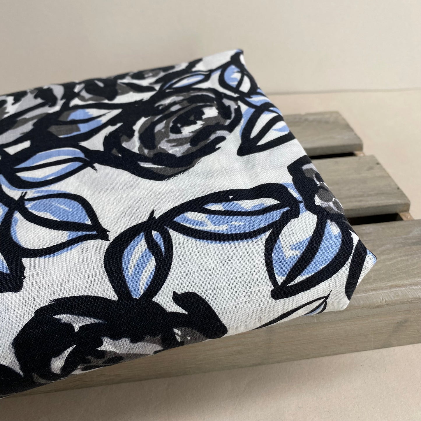Patterned Linen Dressmaking Fabric Blue Roses