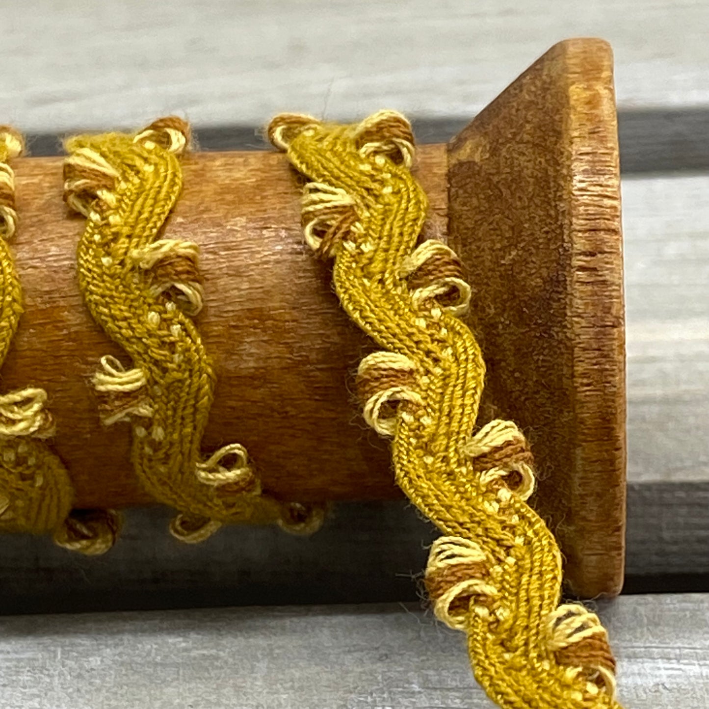 Fancy Scalloped Ric Rac Ribbon Trim Gold