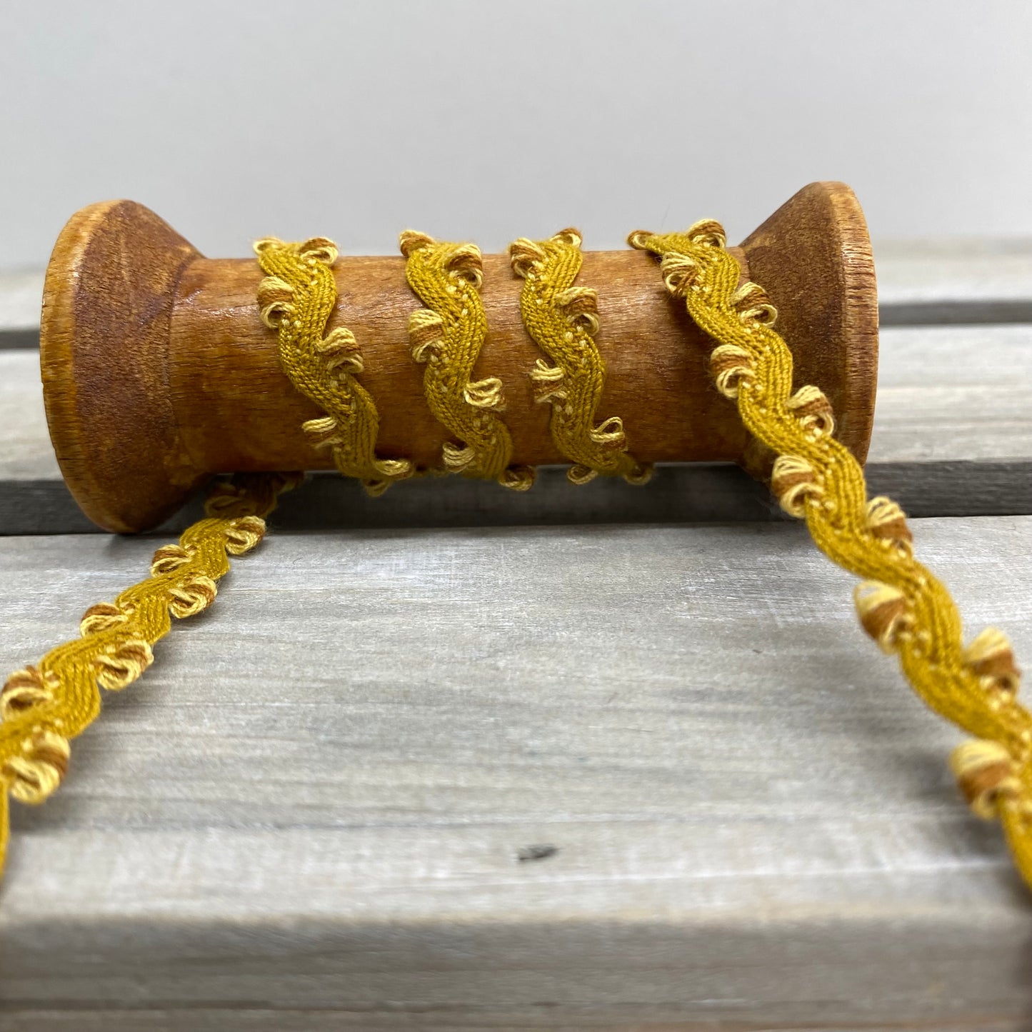 Fancy Scalloped Ric Rac Ribbon Trim Gold
