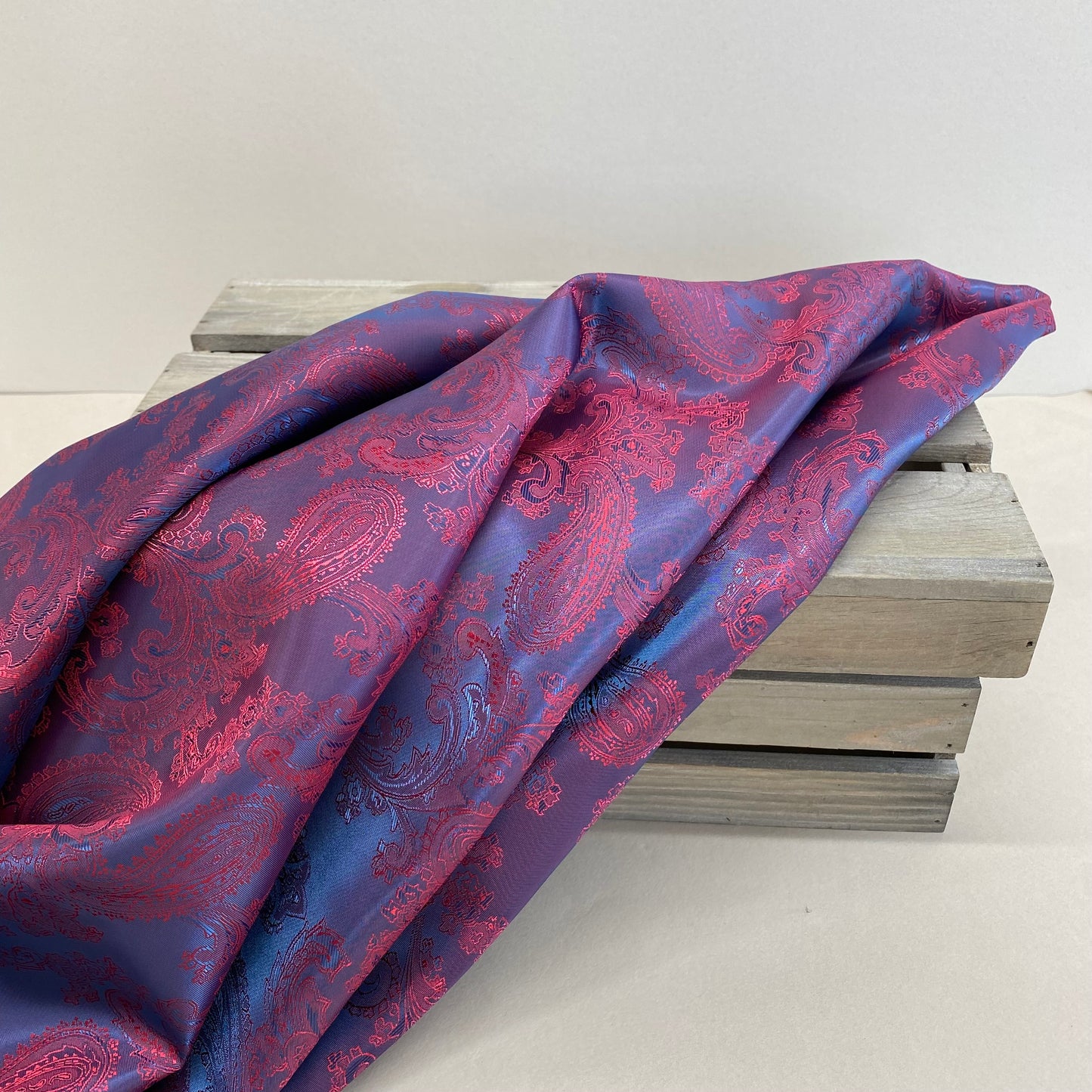 Queenie Paisley Print  Viscose Blend Lining Aubergine