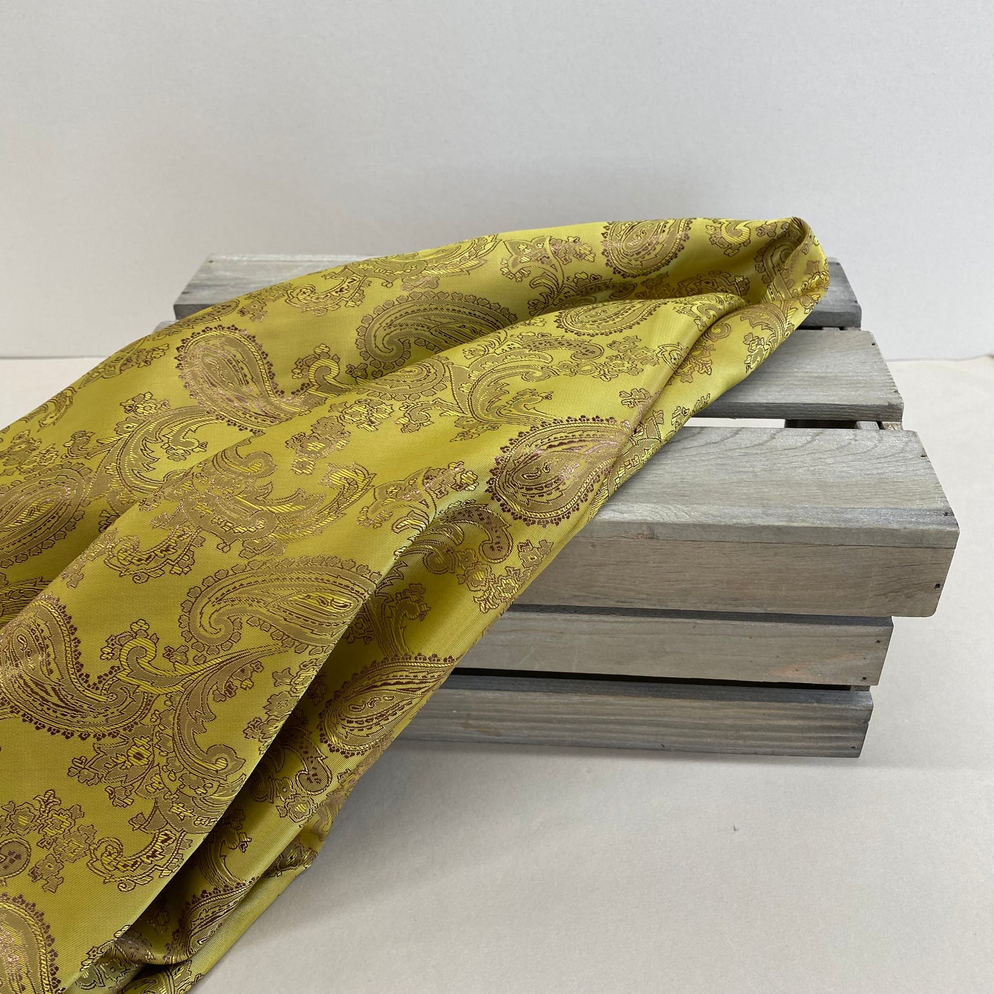 Queenie Paisley Print  Viscose Blend Lining Chartreuse