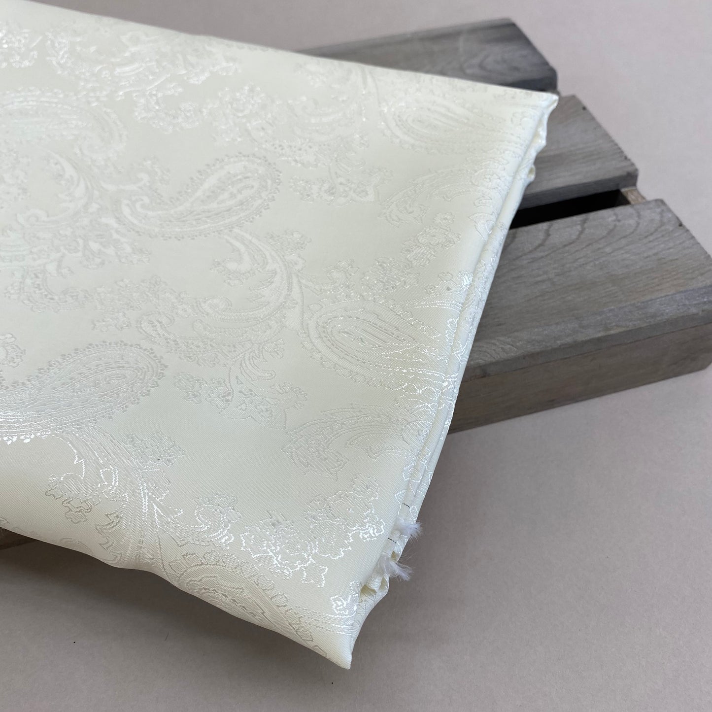 Queenie Paisley Print  Viscose Blend Lining Ivory