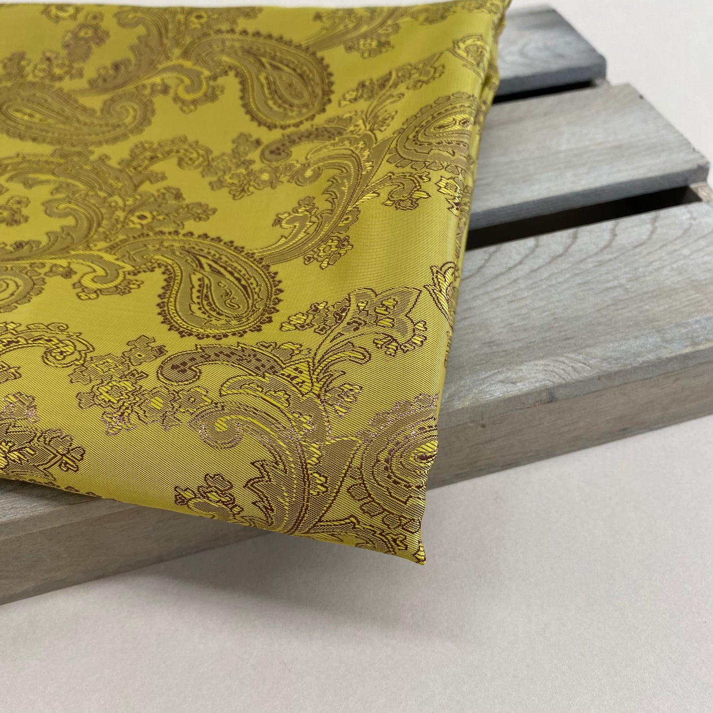 Queenie Paisley Print  Viscose Blend Lining Chartreuse