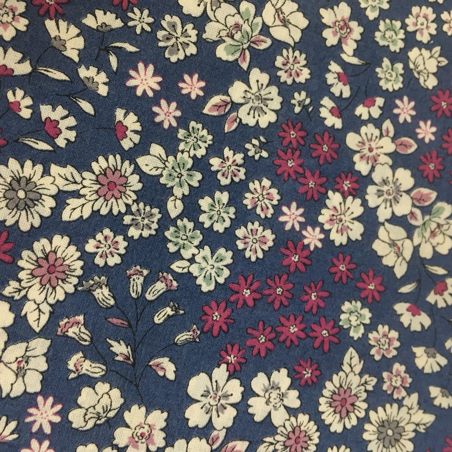 Frou Frou Les Fleuris Cotton Lawn Print Navy no.7 0.65m