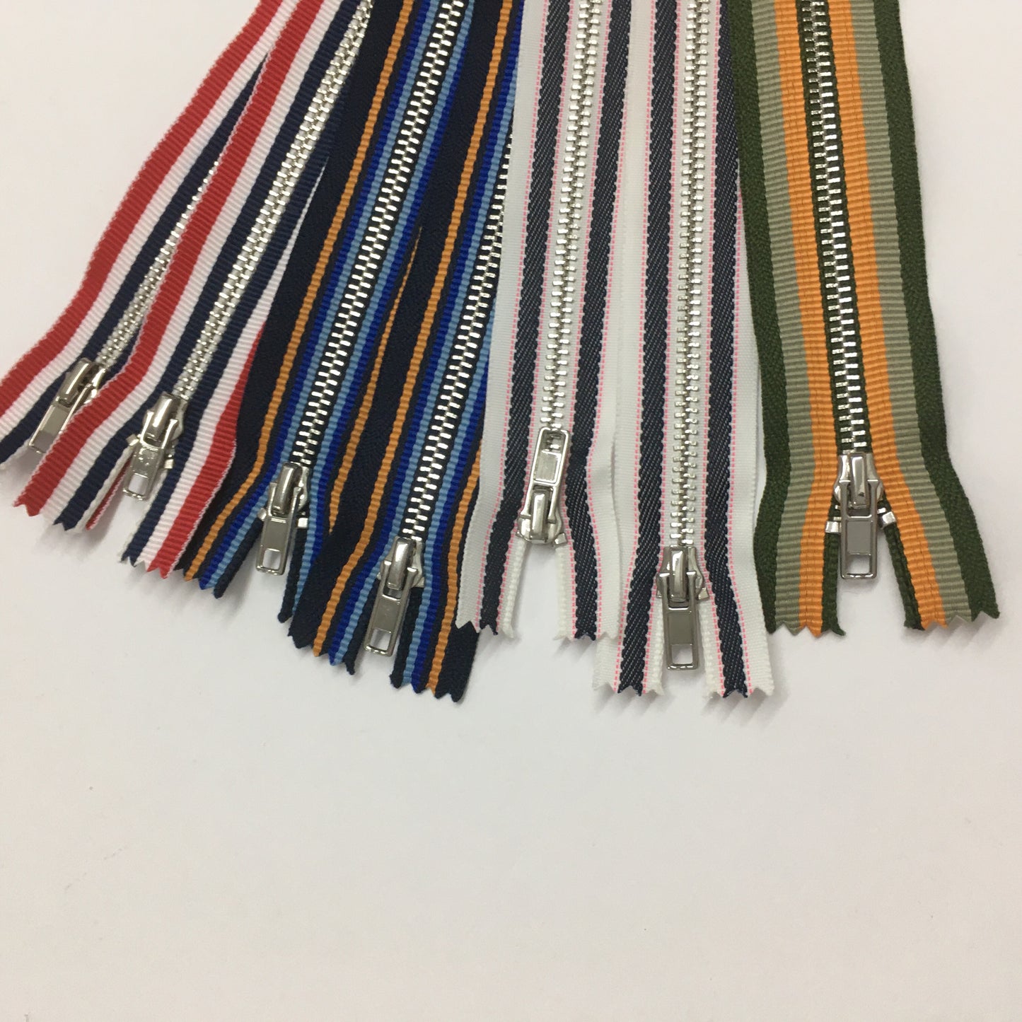 Stripe Tape Non-Separating Zipper